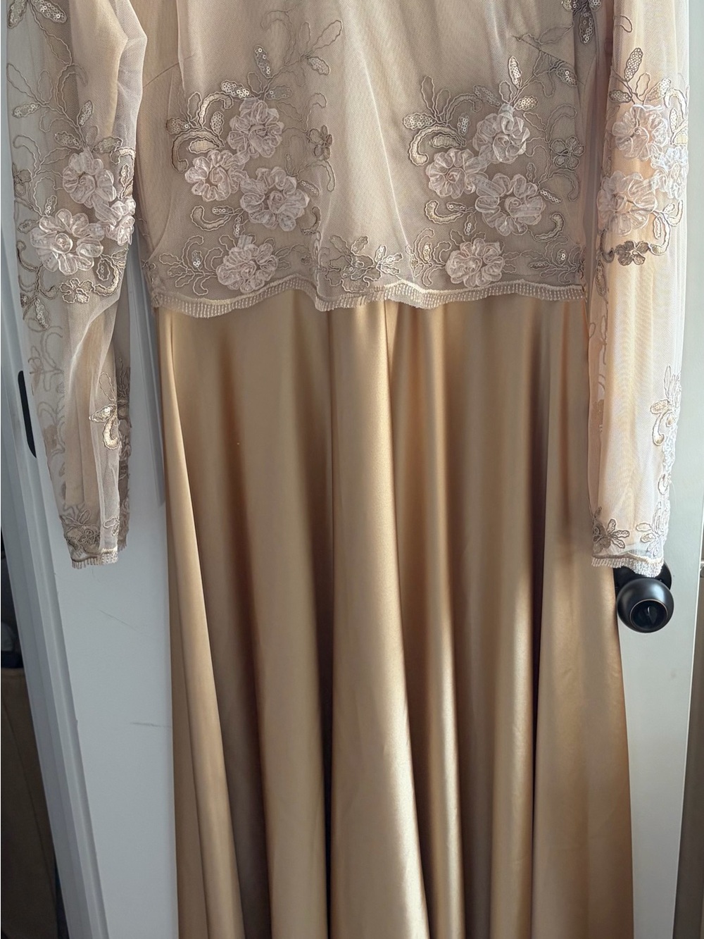 Elegant Champagne Long Sleeve maxi Lace Bodice Evening Dress
